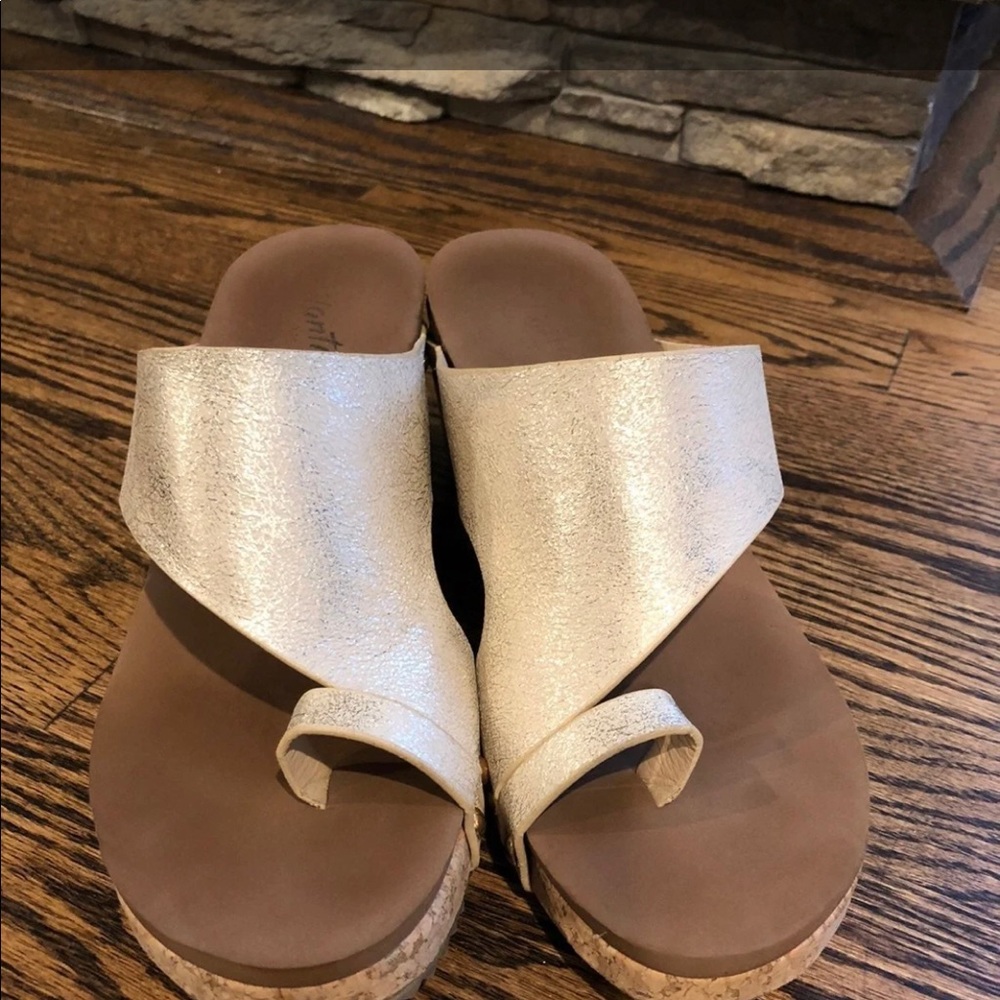 Avanti Sandals size 8